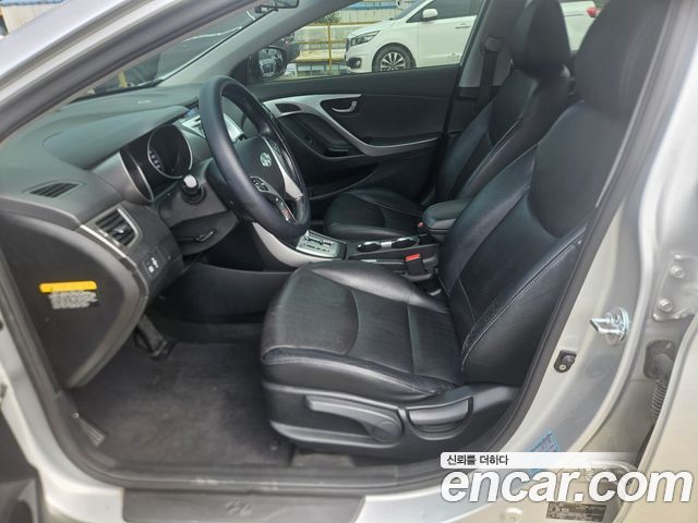 Hyundai AVANTE 2012 — photo 14