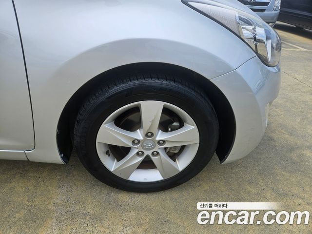 Hyundai AVANTE 2012 — photo 15