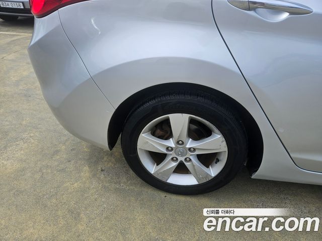 Hyundai AVANTE 2012 — photo 16