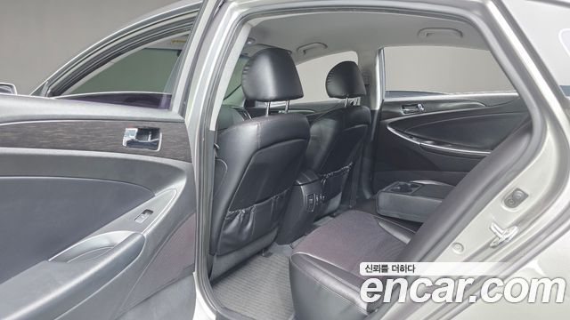 Hyundai Sonata 2013 — photo 18
