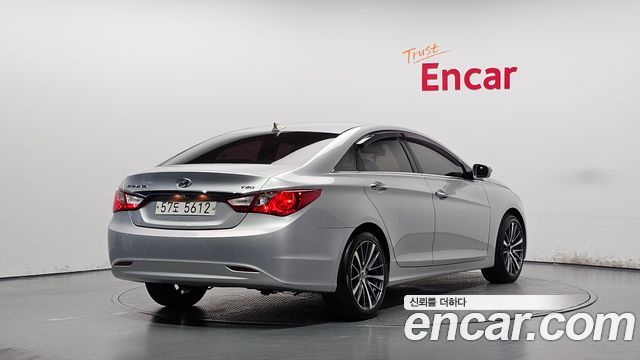 Hyundai Sonata 2011 — photo 2