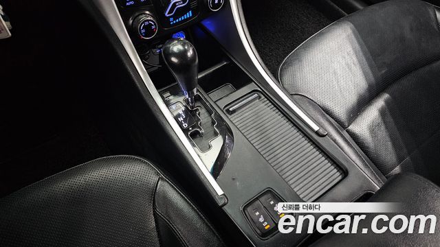 Hyundai Sonata 2011 — photo 9