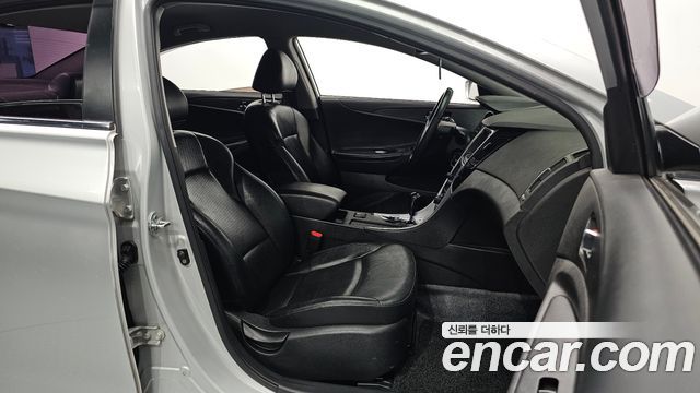 Hyundai Sonata 2011 — photo 10