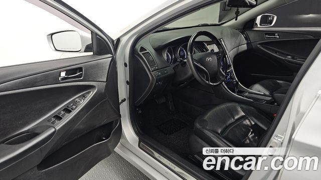 Hyundai Sonata 2011 — photo 11
