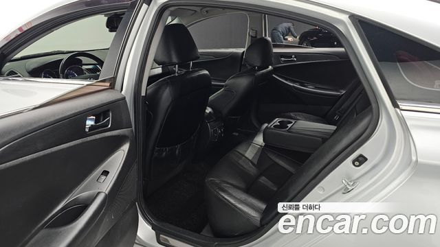 Hyundai Sonata 2011 — photo 12