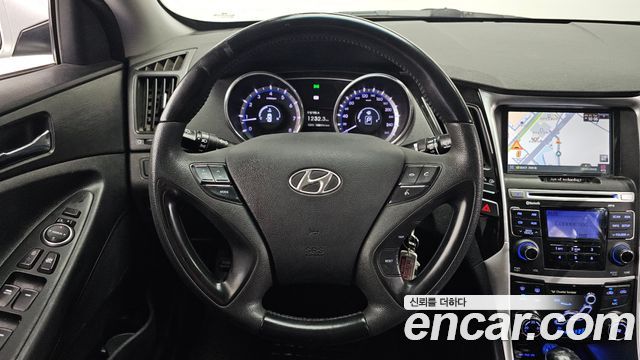 Hyundai Sonata 2011 — photo 13