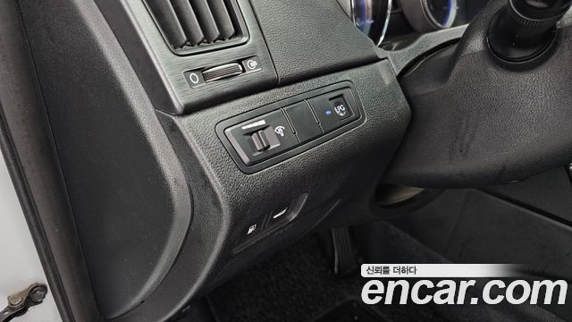 Hyundai Sonata 2011 — photo 18