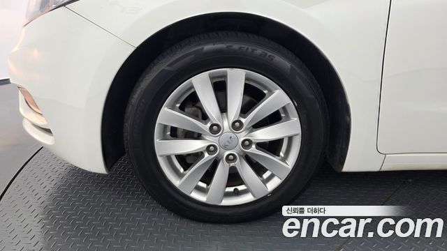 Kia K3 2015 — photo 5