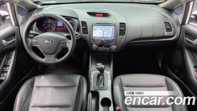 Kia K3 2015 — photo 10