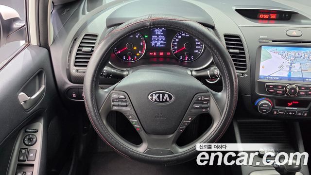 Kia K3 2015 — photo 19