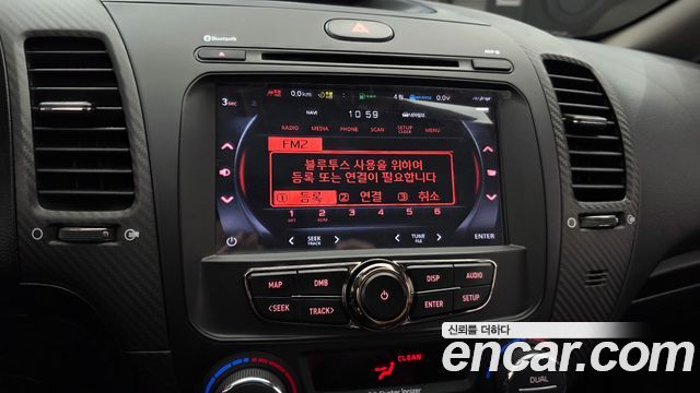 Kia K3 2015 — photo 22
