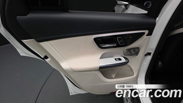 Mercedes-Benz GLC-Class 2025 — photo 15