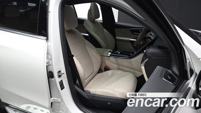 Mercedes-Benz GLC-Class 2025 — photo 16