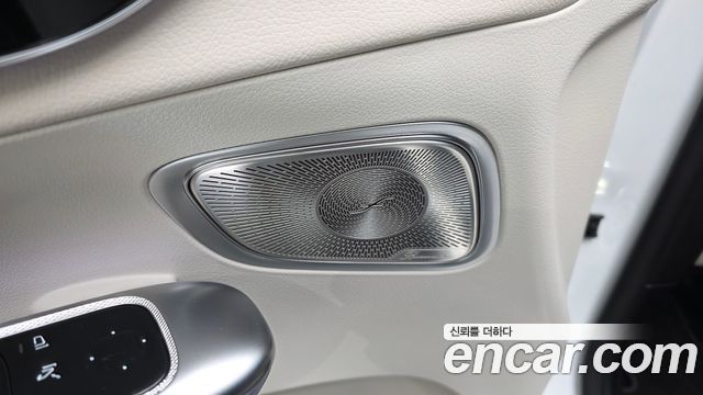 Mercedes-Benz GLC-Class 2025 — photo 35