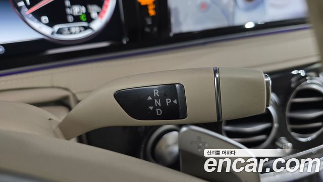 Mercedes-Benz S-Class 2017 — photo 12
