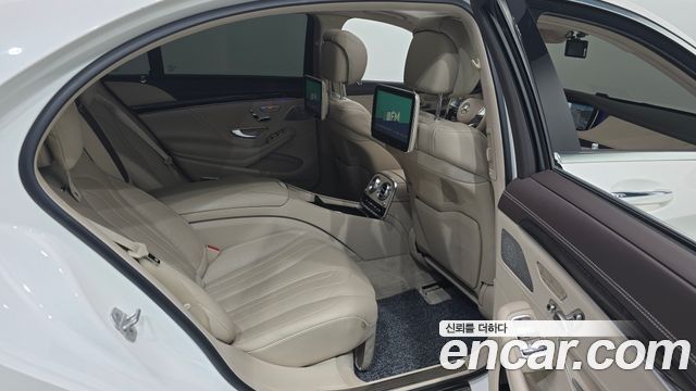 Mercedes-Benz S-Class 2017 — photo 17