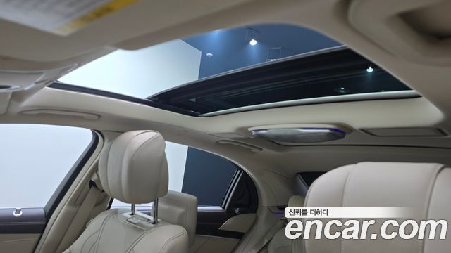 Mercedes-Benz S-Class 2017 — photo 24