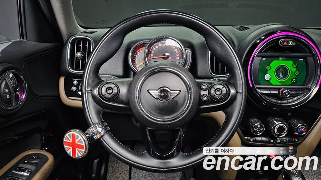 Mini Countryman 2018 — photo 13