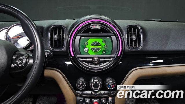 Mini Countryman 2018 — photo 14