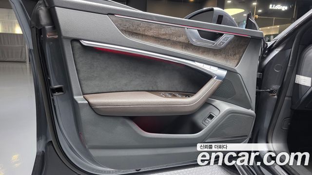 Audi A7 2020 — photo 14