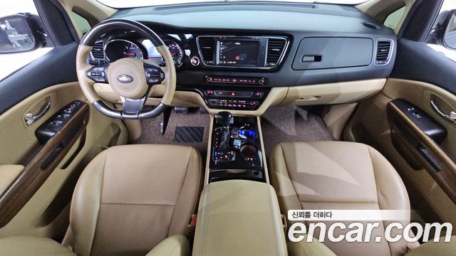 Kia Canival 2016 — photo 7