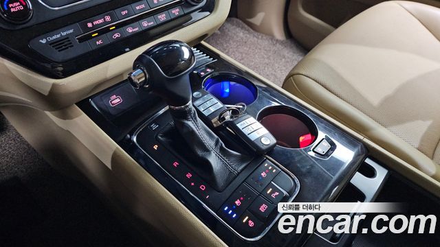 Kia Canival 2016 — photo 9