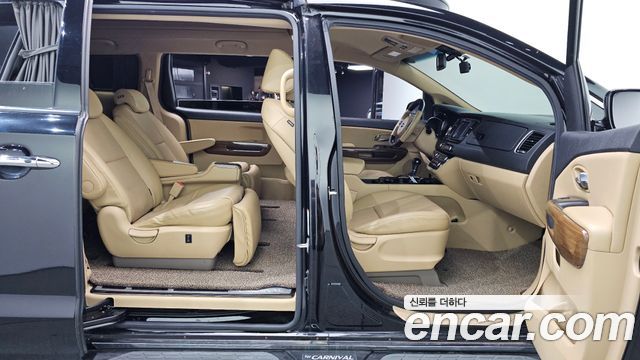 Kia Canival 2016 — photo 12