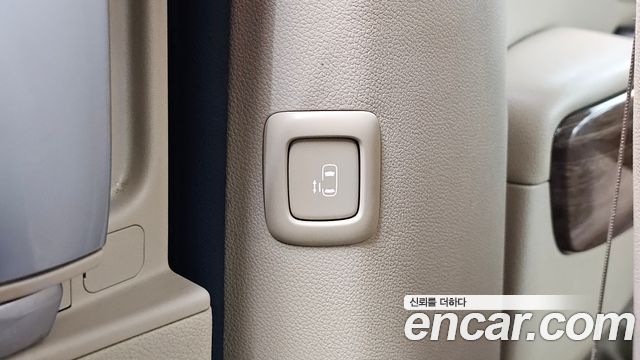 Kia Canival 2016 — photo 18