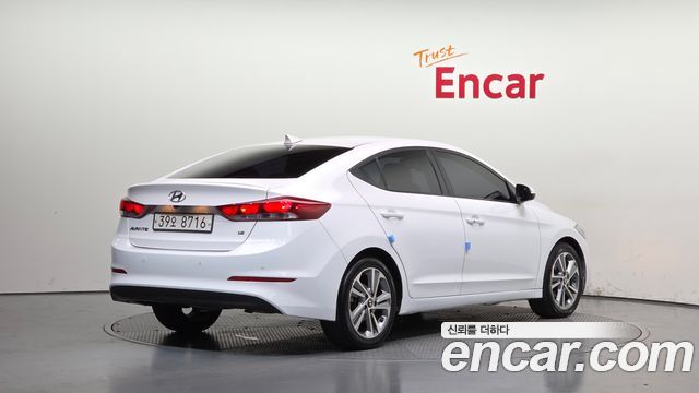 Hyundai AVANTE 2018 — photo 2