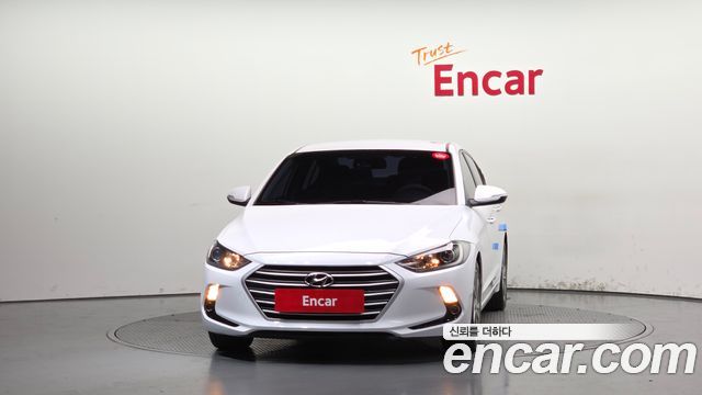Hyundai AVANTE 2018 — photo 3
