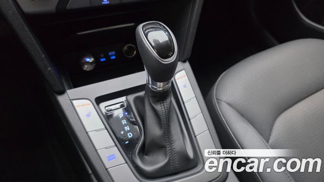Hyundai AVANTE 2018 — photo 9