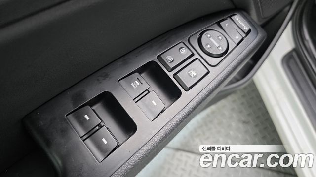 Hyundai AVANTE 2018 — photo 13
