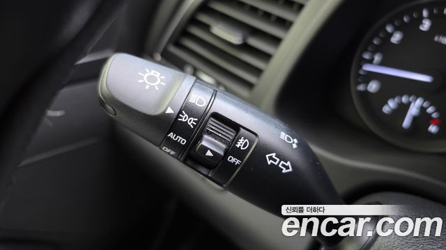 Hyundai AVANTE 2018 — photo 15