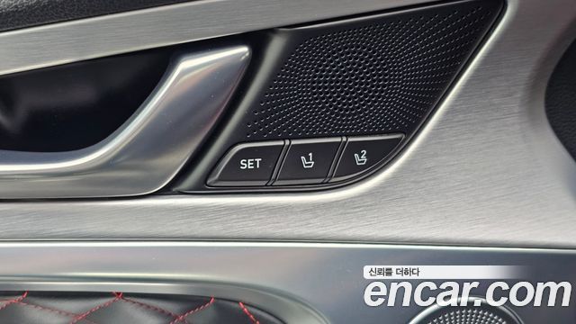 Genesis G70 2018 — photo 23