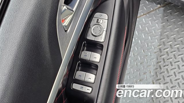 Genesis G70 2018 — photo 24