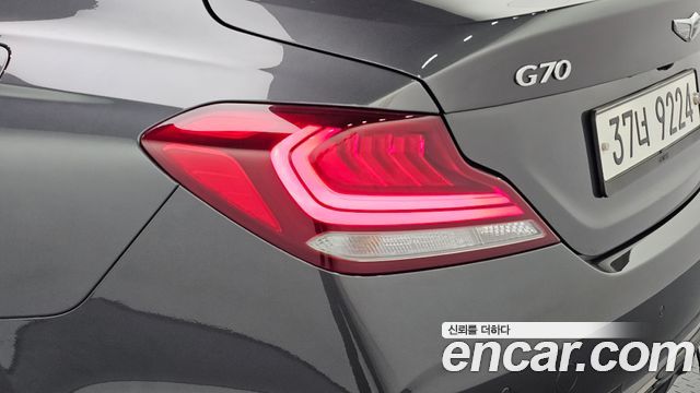 Genesis G70 2018 — photo 9