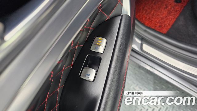 Genesis G70 2018 — photo 30