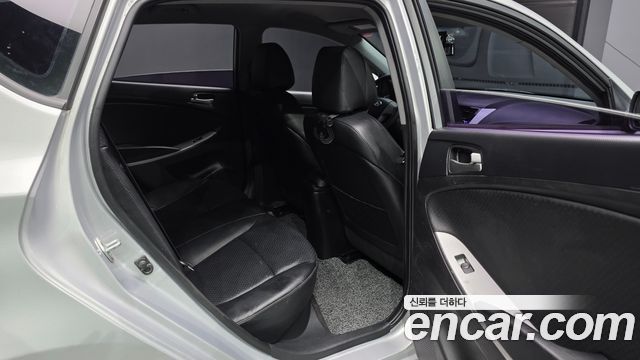 Hyundai Accent 2017 — photo 12