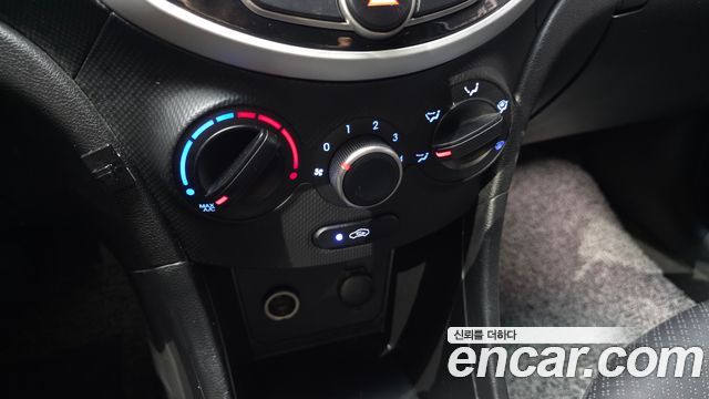 Hyundai Accent 2017 — photo 18