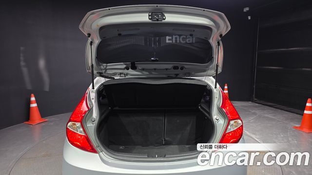 Hyundai Accent 2017 — photo 20