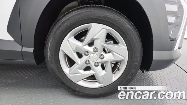 Hyundai Kona 2023 — photo 7
