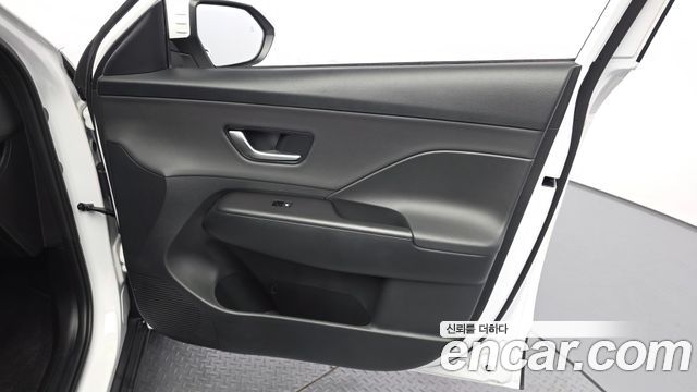Hyundai Kona 2023 — photo 14