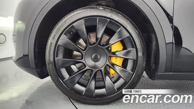 Tesla Model Y 2024 — photo 5