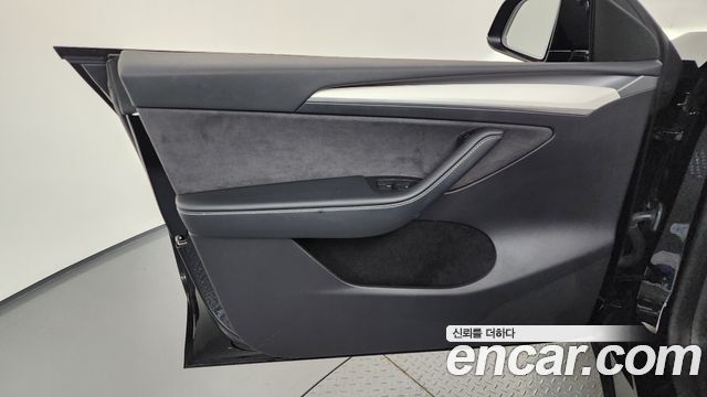 Tesla Model Y 2024 — photo 14