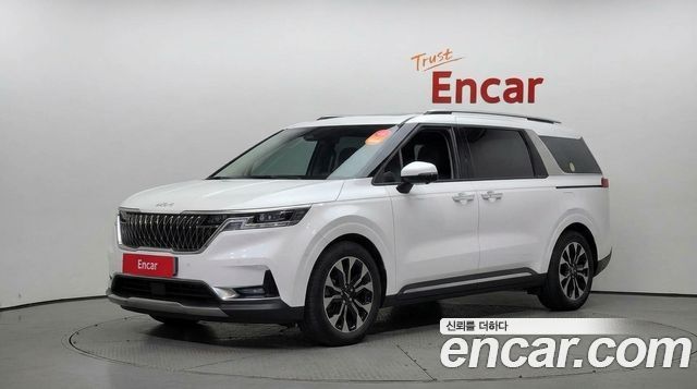 Kia Canival 2023 — photo 1