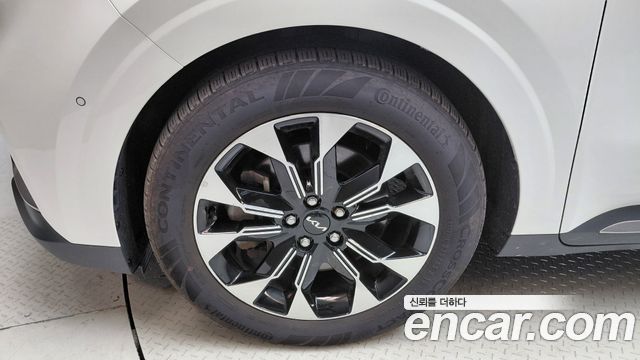 Kia Canival 2023 — photo 5