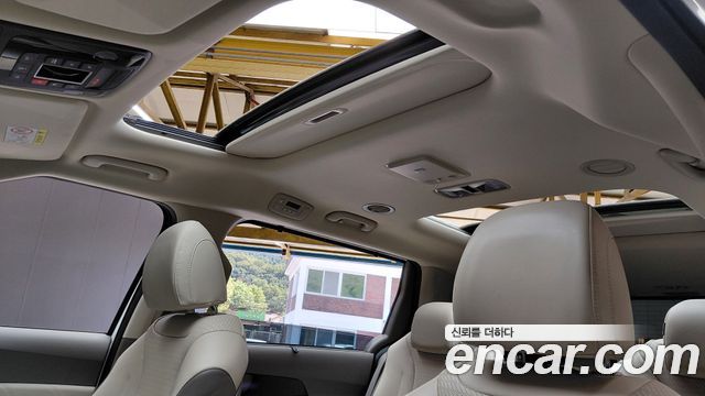 Kia Canival 2023 — photo 23