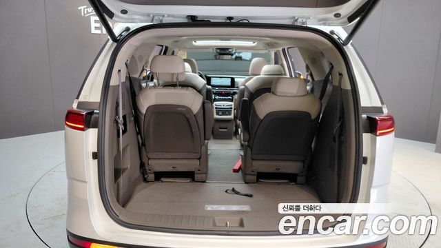 Kia Canival 2023 — photo 25