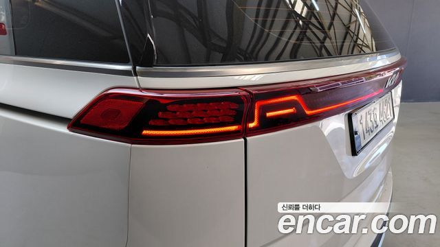 Kia Canival 2023 — photo 9