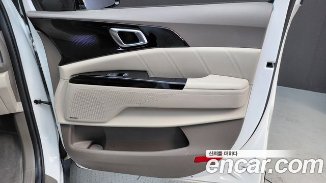 Kia Canival 2023 — photo 15